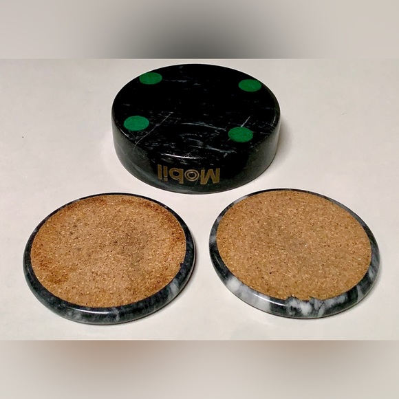 Vintage Executive Set of 2 Black Marble MOBIL Pegasus Logo Drink Coasters - Picture 8 of 16